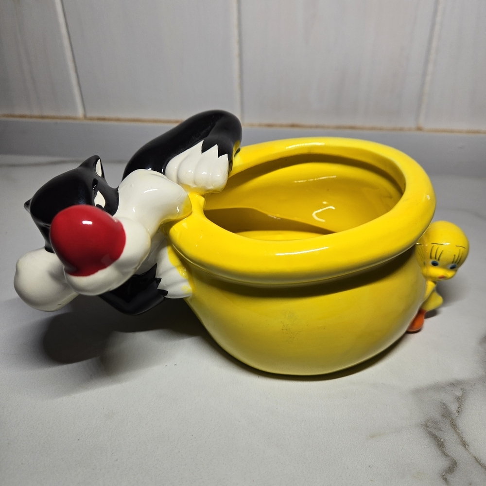 Vintage Looney Tunes Sylvester & Tweety Bird Planter Ceramic Warner Bros Planter